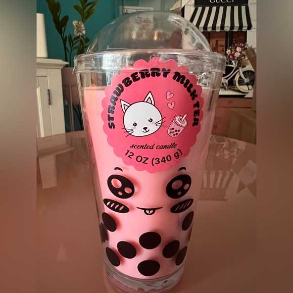 New 12 oz Strawberry Milk Tea Scented Candle Cup - Picture 3 of 5